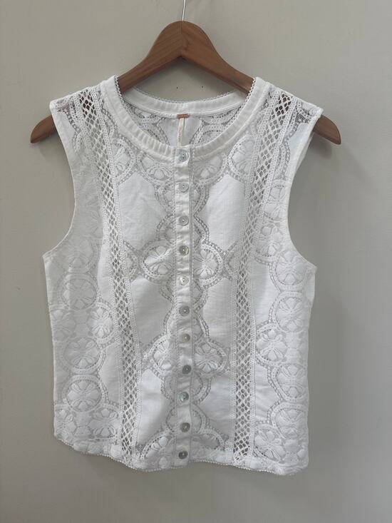 Free people Tops - Free People Jae Knit Sleeveless Top Cutwork Lace Button Up Boho Cottagecore Med
